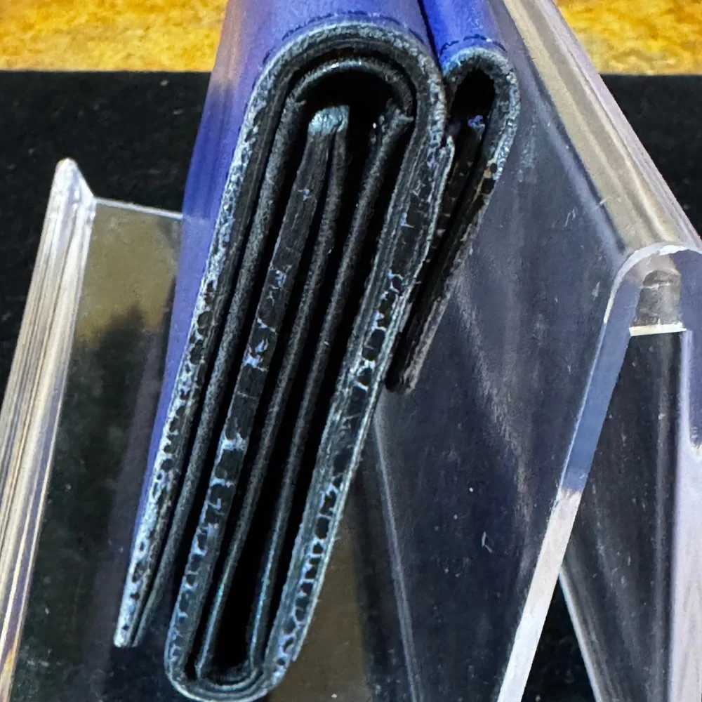 Yves Saint Laurent (YSL) purple leather trifold wallet. VINTAGE - Picture 5 of 11